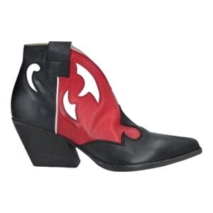 Elena Iachi boots
